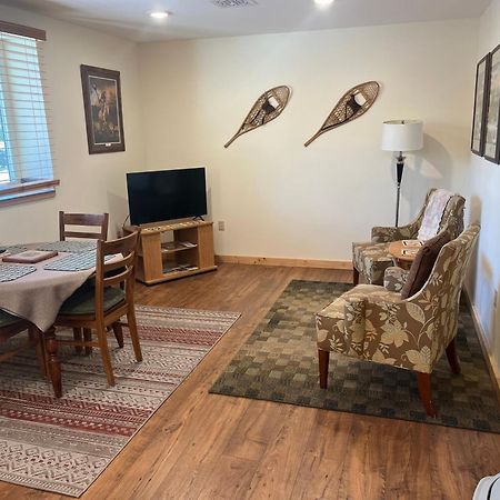 Creekside Downtown Vacation Suites, Only Adults 25 Or Older Buffalo Exterior photo