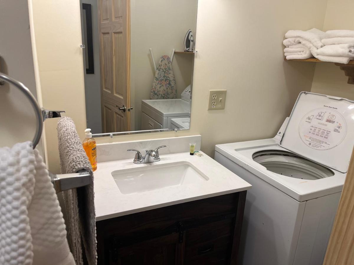 Creekside Downtown Vacation Suites, Only Adults 25 Or Older Buffalo Exterior photo
