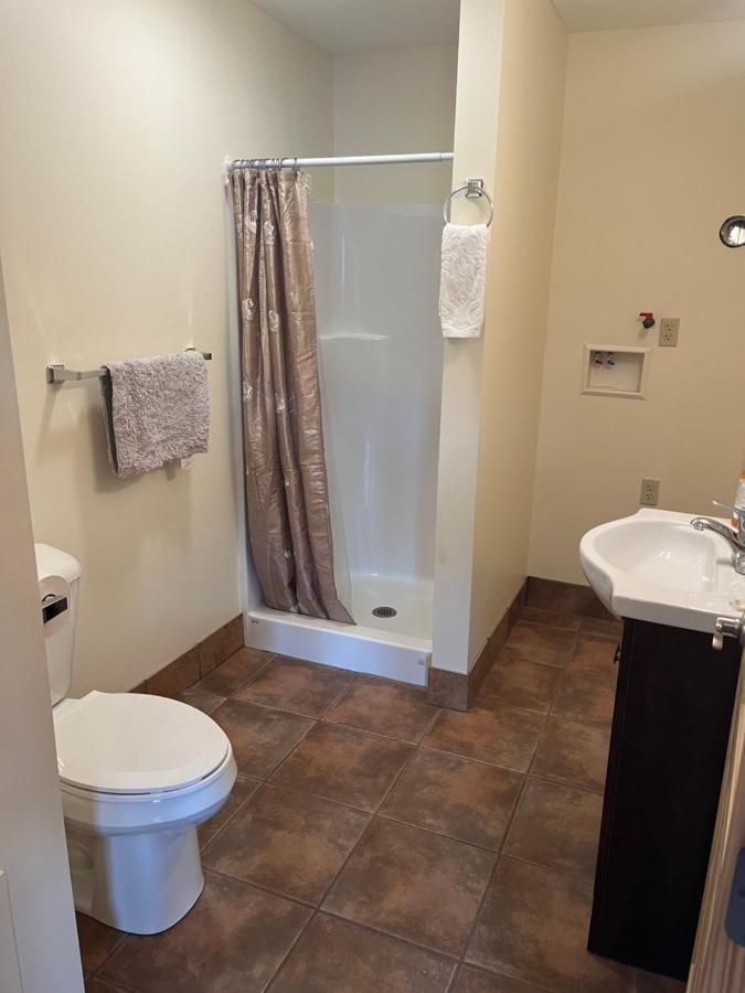 Creekside Downtown Vacation Suites, Only Adults 25 Or Older Buffalo Exterior photo