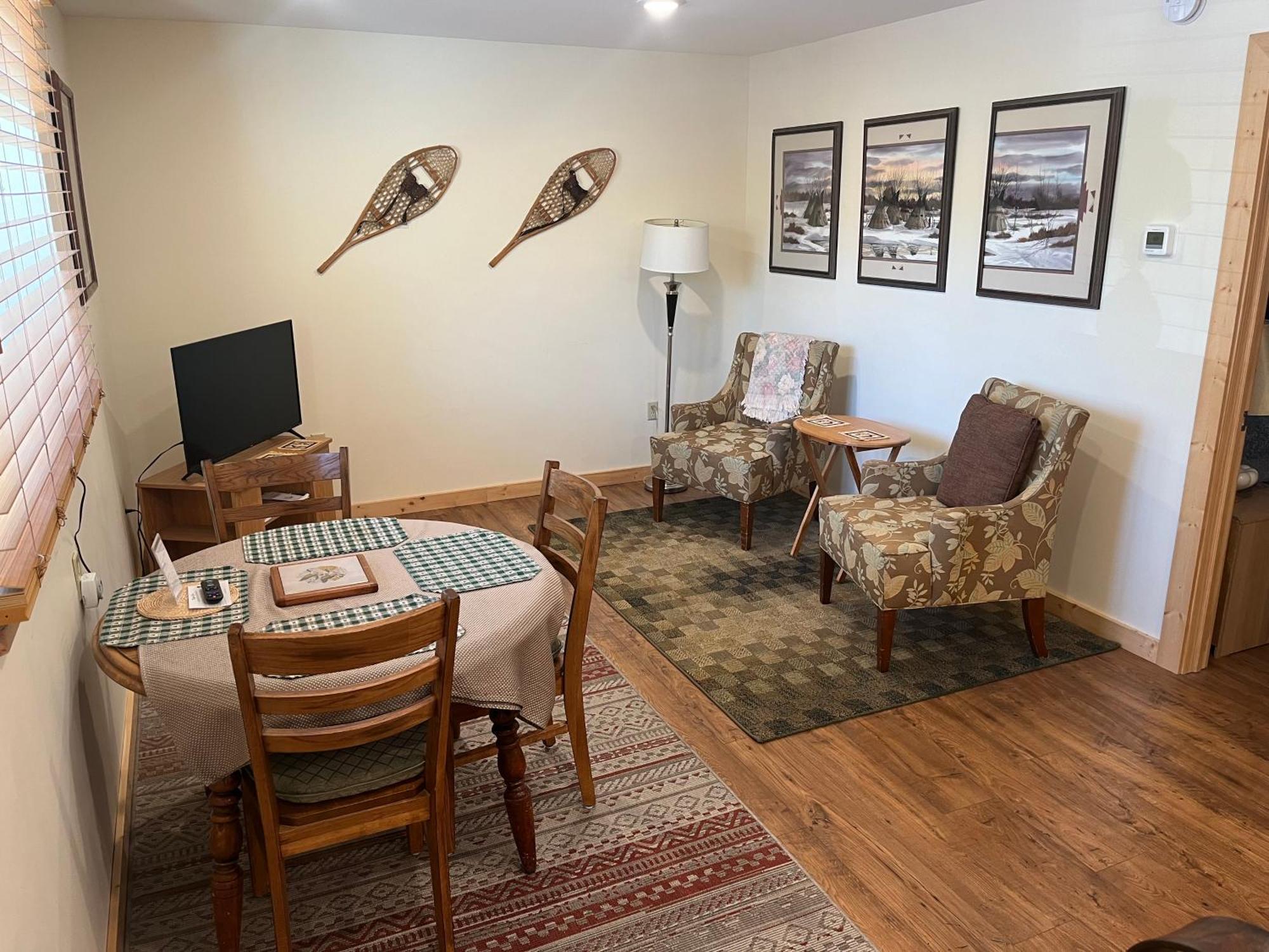 Creekside Downtown Vacation Suites, Only Adults 25 Or Older Buffalo Exterior photo